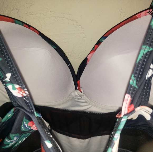 Plus Size 2x Floral Swimsuit 18 20 Fit underwire one piece 🏊♂️ - Picture 7 of 7